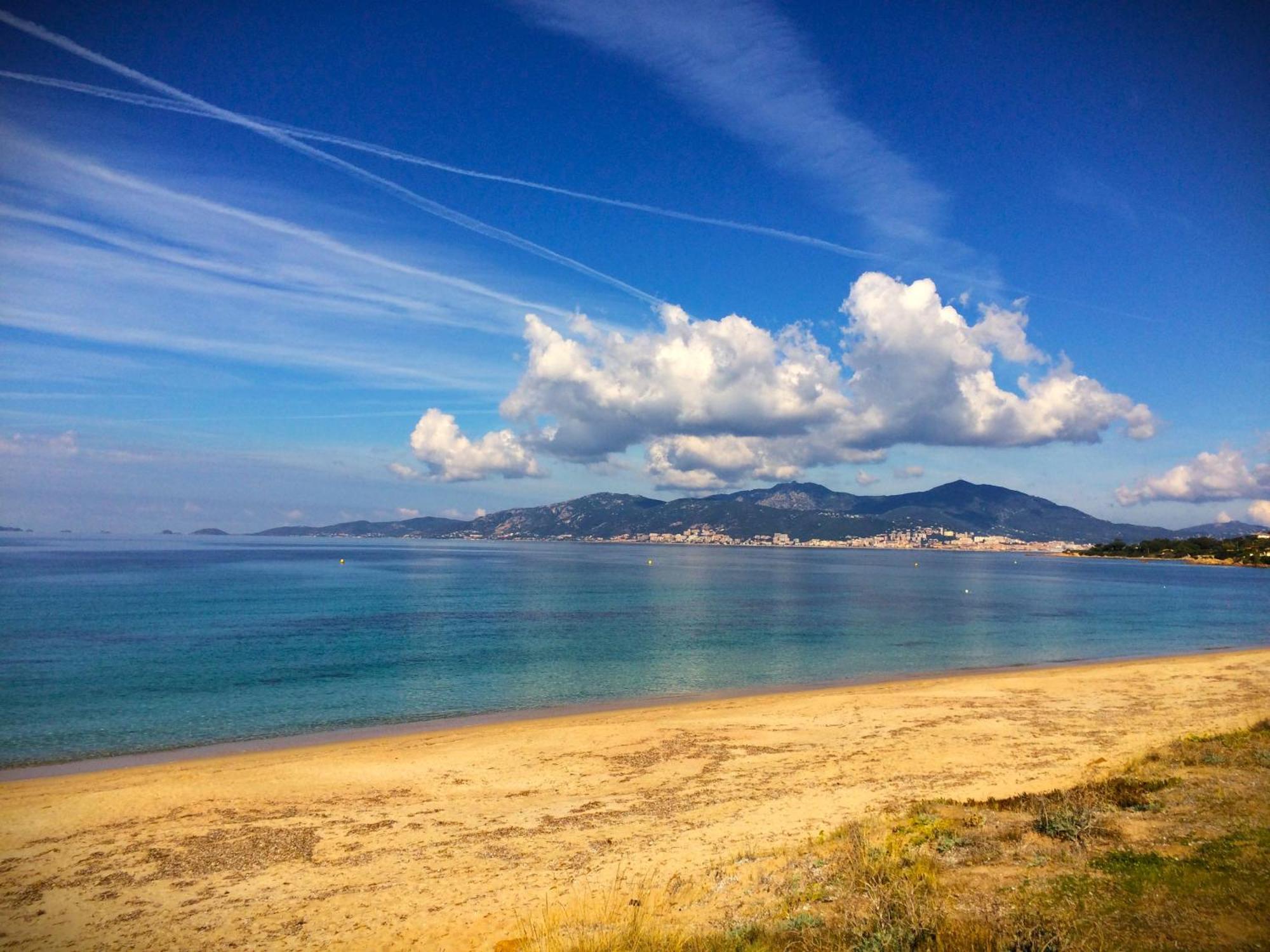 Grand T2 Standing Ajaccio Proche Centre Et Plages Vue Panoramique Parking Prive Eksteriør billede