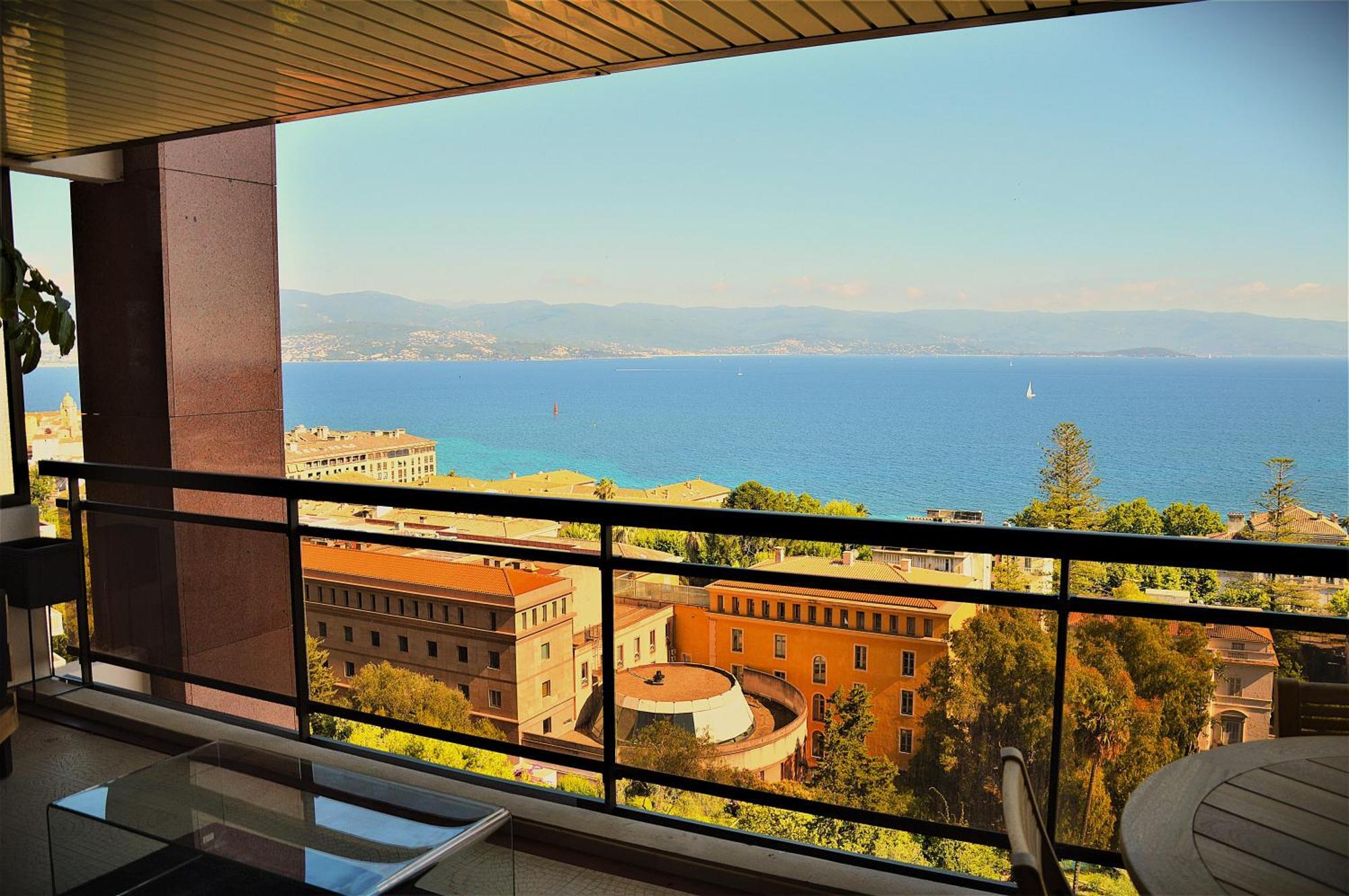 Grand T2 Standing Ajaccio Proche Centre Et Plages Vue Panoramique Parking Prive Eksteriør billede